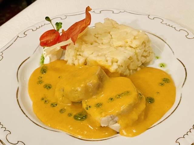 アズフィノムでハンガリー料理ランチを食べてみた。＠明治神宮前、東京